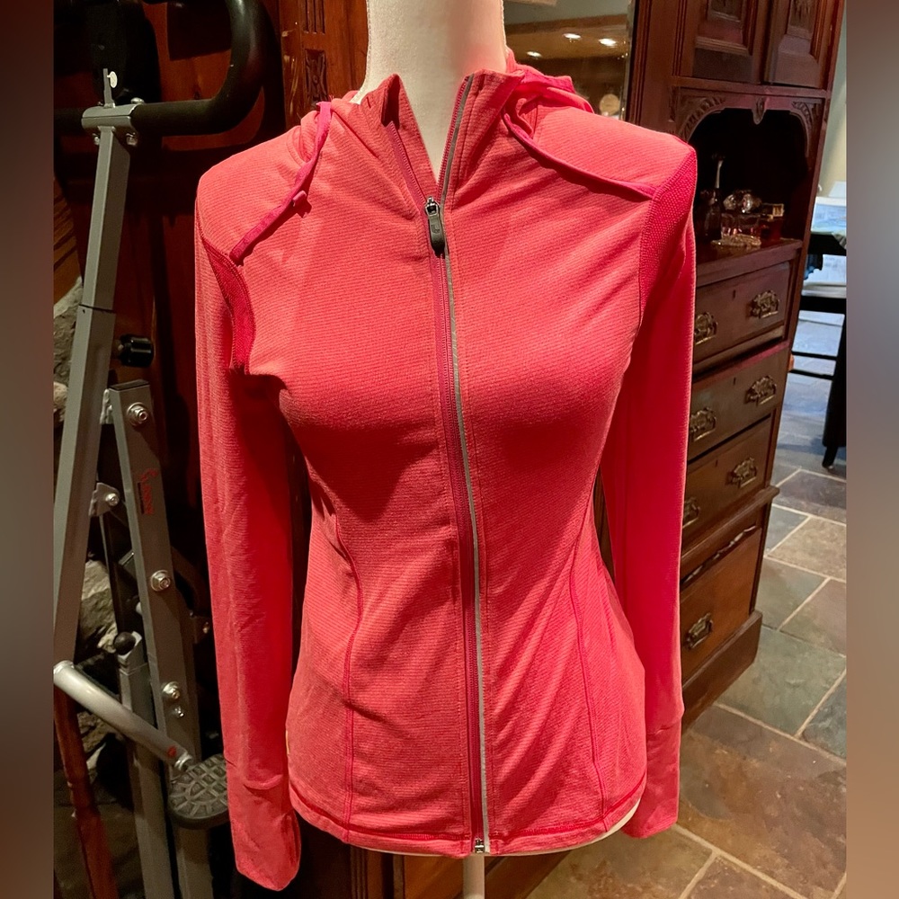 Workout jacket by LOLE size s in coral